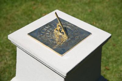 AS19 SQUARE TIME FLIES SUNDIAL 180mm